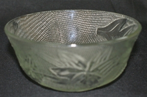 Picture of DAISY GLASS BOWL 5'' BW563